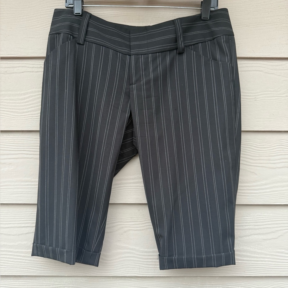 Alice + Olivia Black Bermuda Shorts - Picture 2 of 10